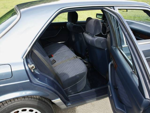 Mercedes-Benz 280 SE (1983) – Bild 17