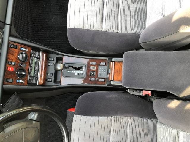 Mercedes-Benz 560 SEC (1990) – Bild 11