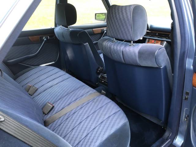Mercedes-Benz 280 SE (1983) – Bild 19