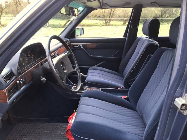 Mercedes-Benz 280 SE (1983) – Bild 11